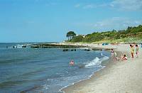 11. 7. 2001. Mecklenburg-Vorpommern. Fischland. Ahrenshoop. Ostsee. Strand. Strandkorb. Sonnen. Freizeit.